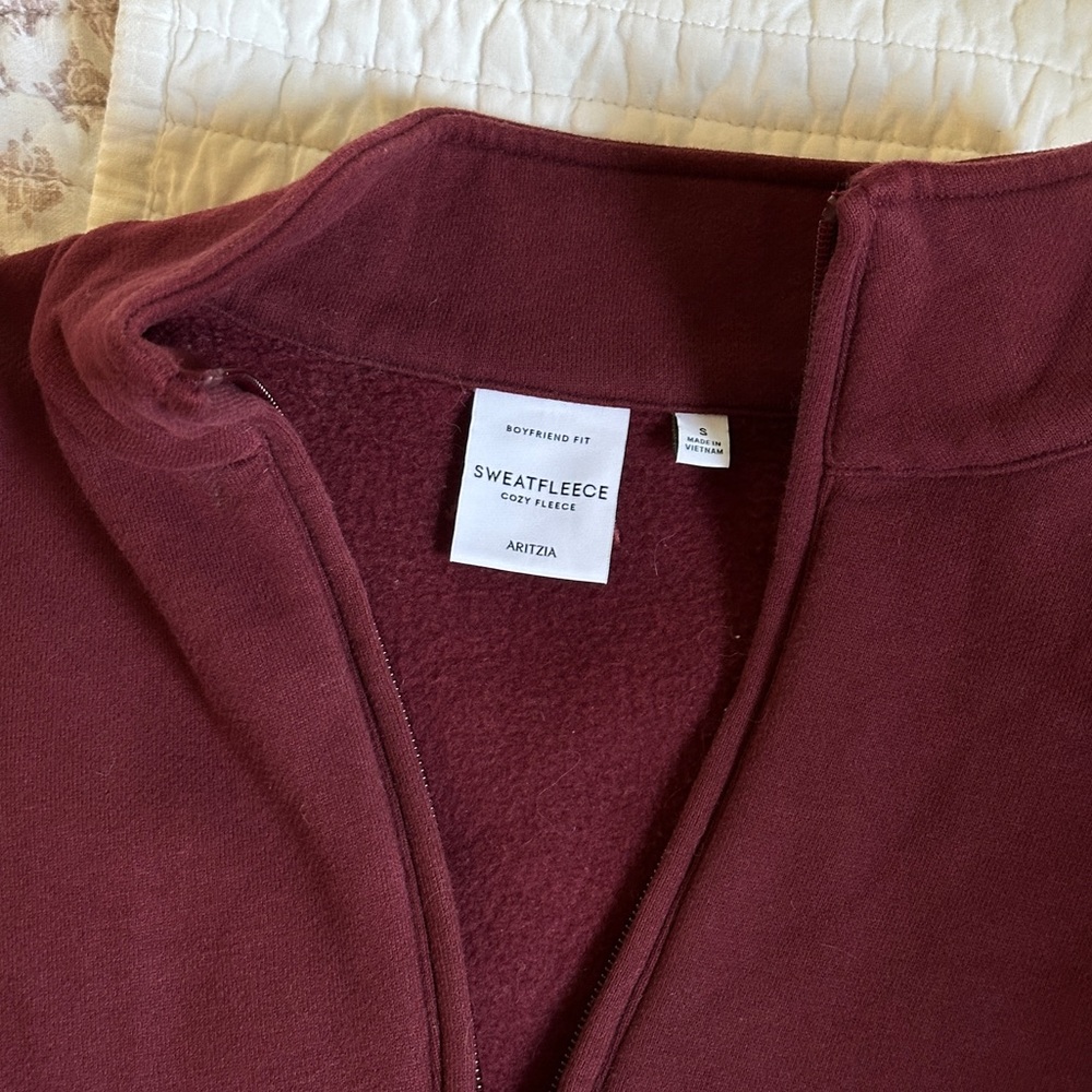 Aritzia Cozy Sweatfleece Boyfriend 1/2 Zip Sweatshirt in Merlot/Maroon, Small - Picture 2 of 4